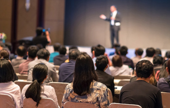 فن التعامل مع الجمهور والمراجعين - قطاع الإسمنت